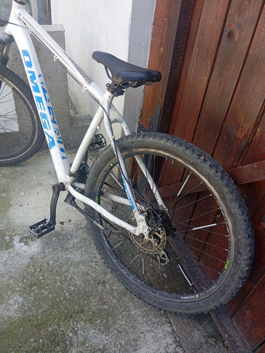 Vând bicicleta omega foarte bună