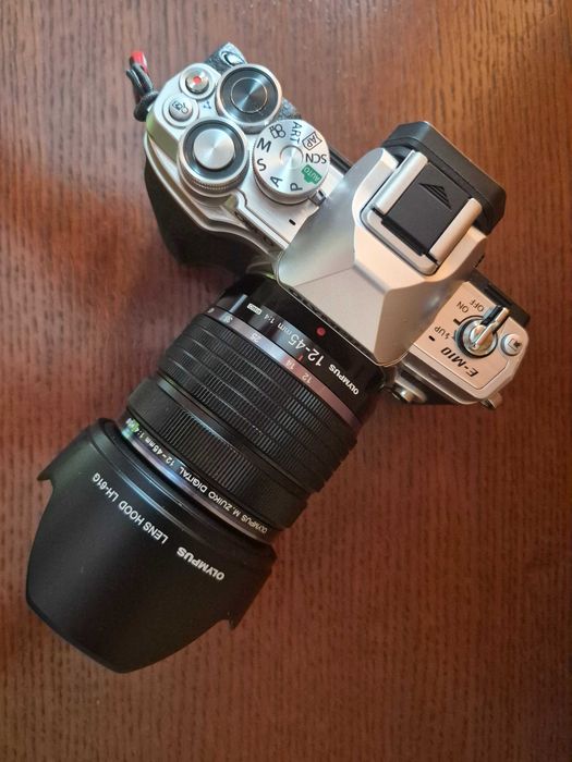 Olympus OM-D E-M10 Mark IV + OM System 12-45mm F4 Pro