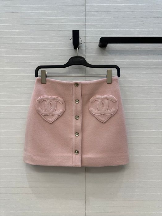 Страхотен комплект в розово Chanel