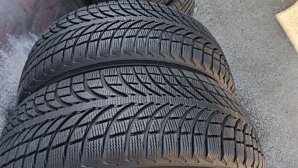 2броя зимни гуми 235/60/17 Michelin Latitude Alpin
dot23