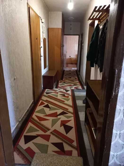 Дава се под наем Тристаен апартамент в Дупница - 85 кв.м за 229.5 € - Снимка #1