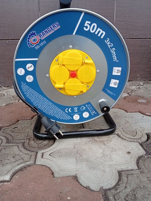 Vând prelungitor rolă metal cablu curent