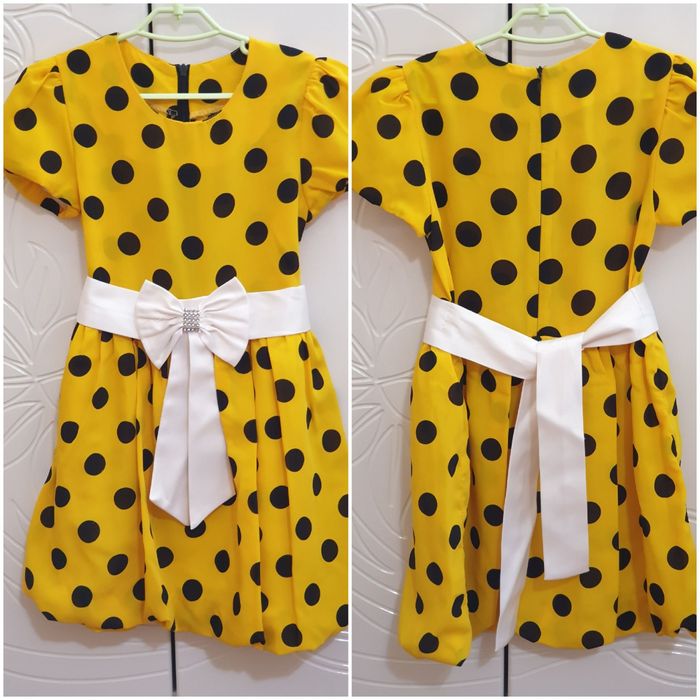 Платья разные для девочек по 3000 тенге.