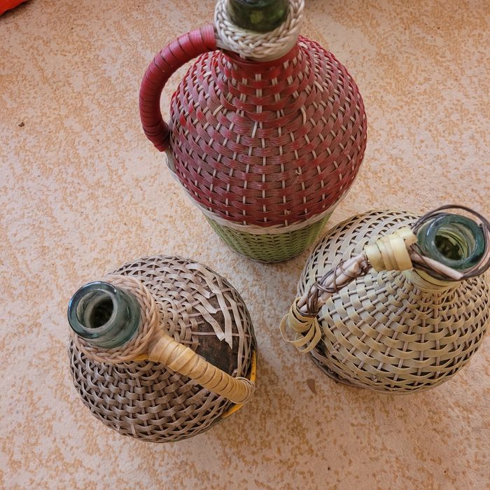 Стъклени дамаджани