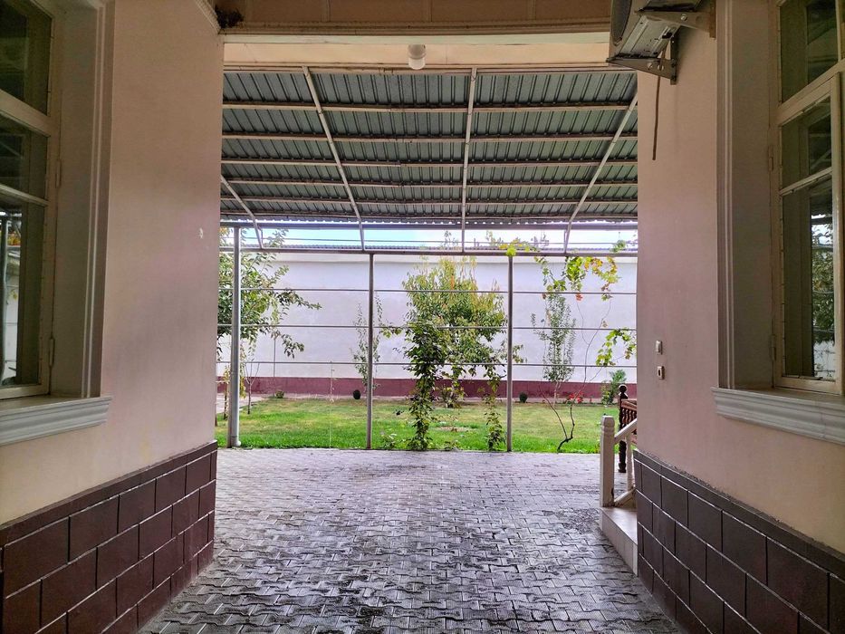 Olmazor tumanida xovli sotiladi