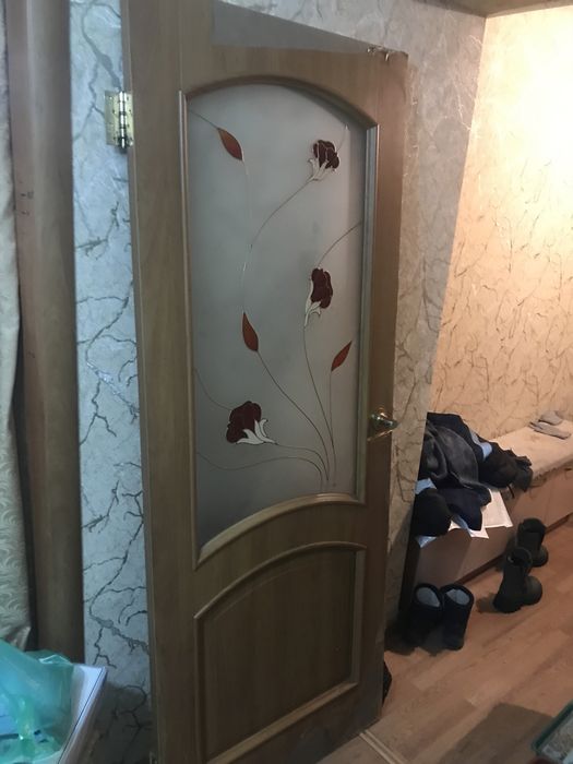 Отдам деревянную дверь