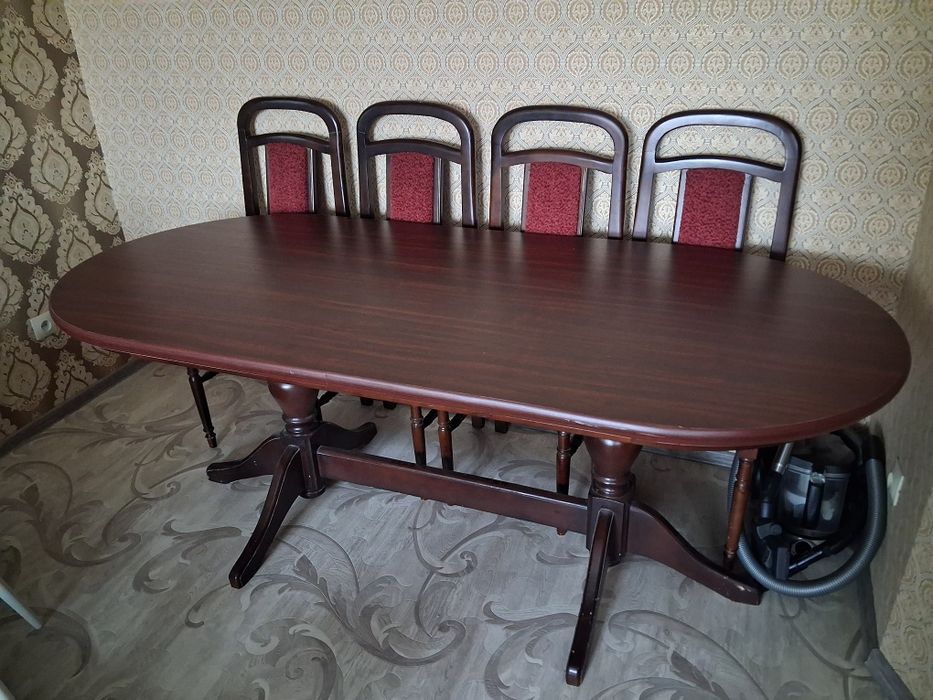 Продам стол и 4 стула