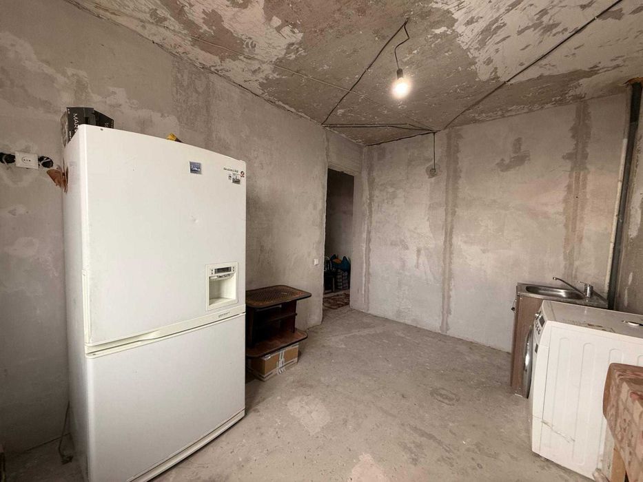 Срочно 3х комнатная в 8 мкр