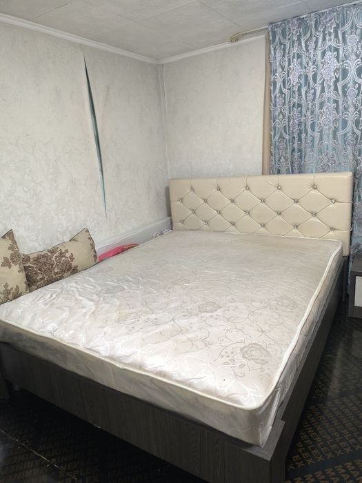 Кровать двуспальная в комплекте