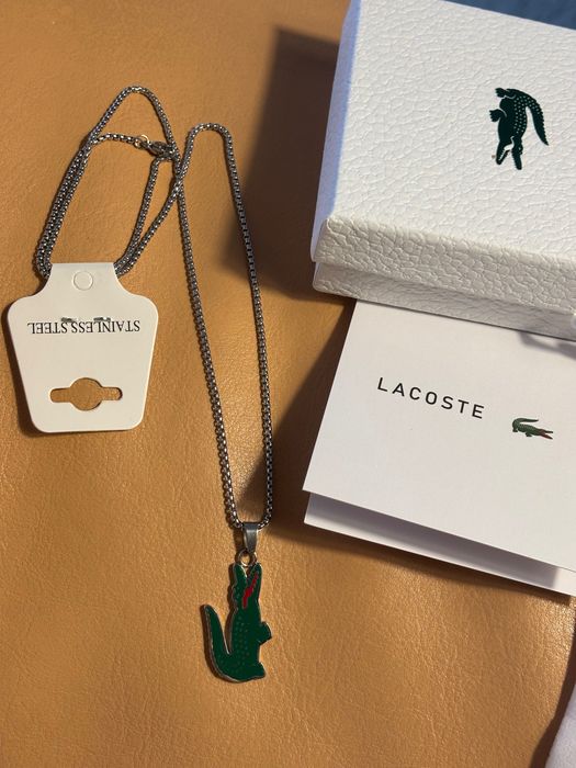 Lănțișor Lacoste!