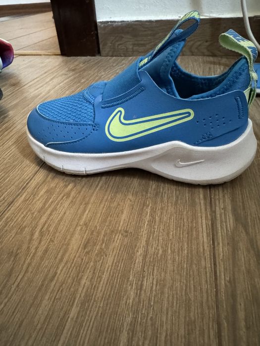 Nike nr 31,5 si nr 29,5 (2 perechi)