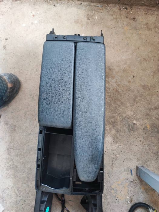 Подлакътник за Мерцедес W 204