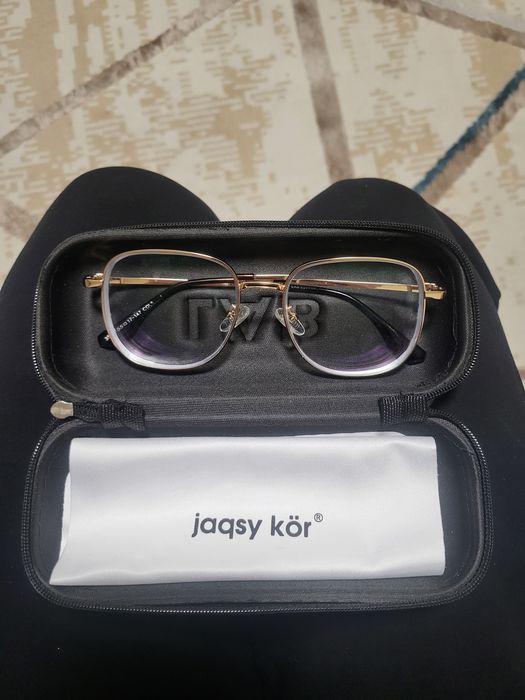 Продам очки для зрения в идеальном состояний