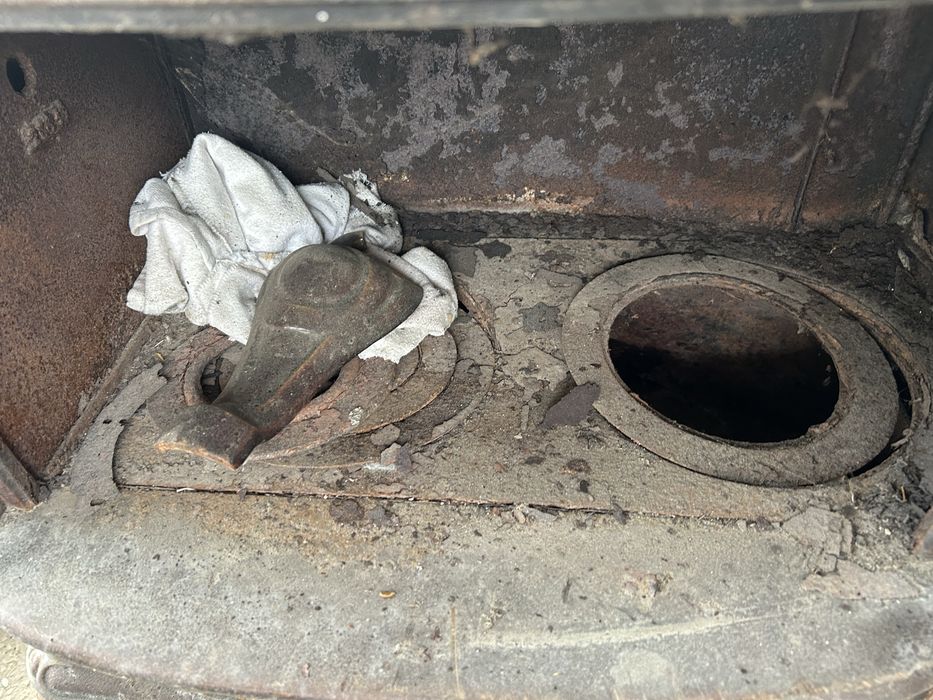 Стара емайлирана печка