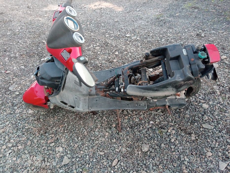 Vând scuter malaguti f12