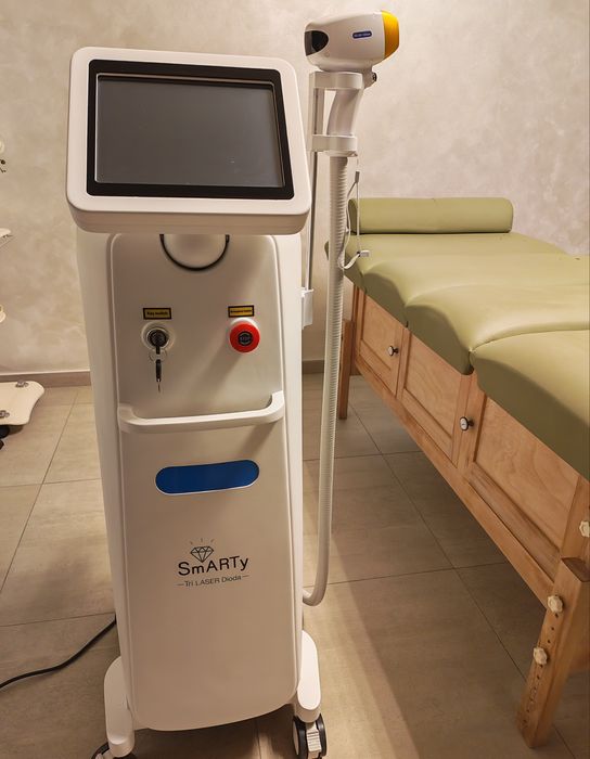 Vând aparat de epilare cu laser