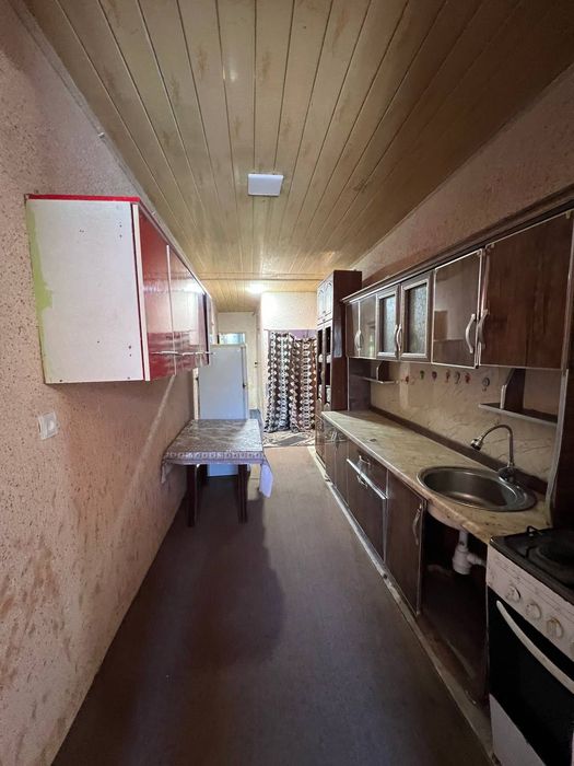 2/1/2  сотилади. 63м²