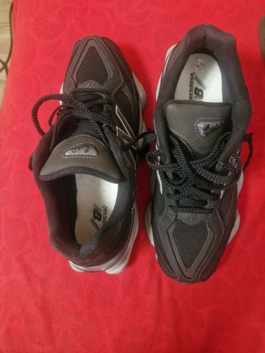 Продават се мъжки маратонки New Balance