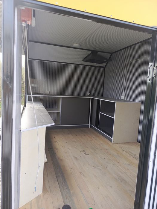 Food trukc koʻchma doʻkonlar xizmati