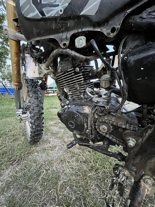 Vând sau schimb cross 125 cadru mare, motor vertical