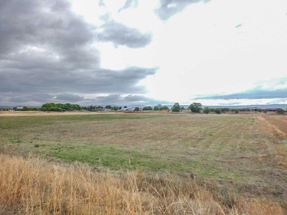 Продава парцел с голям бизнес потенциал в с. Лесново- гр, Елин Пелин