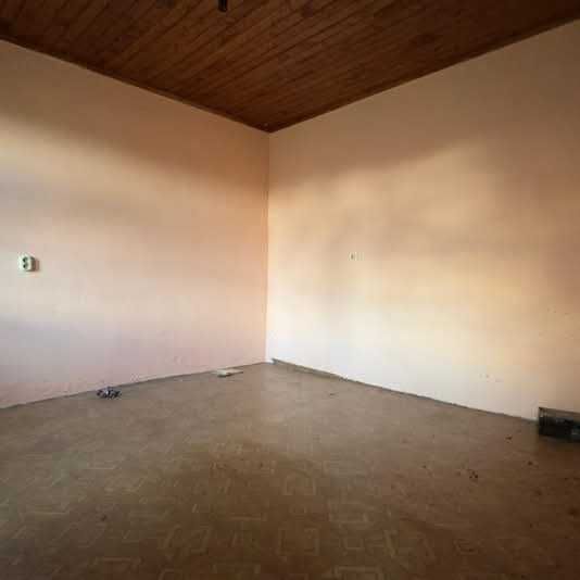 Вила с двор 3 дка ,Севлиевски лозя