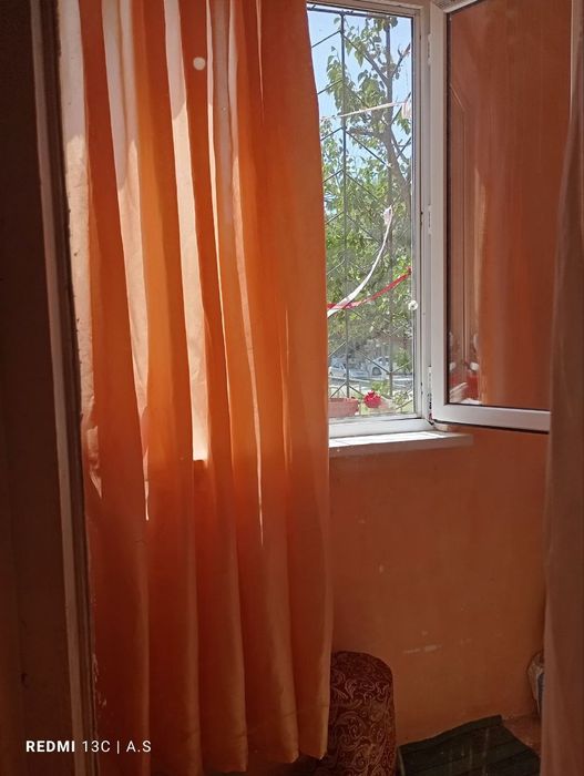 Срочна 2 хонали квартира сотилади !