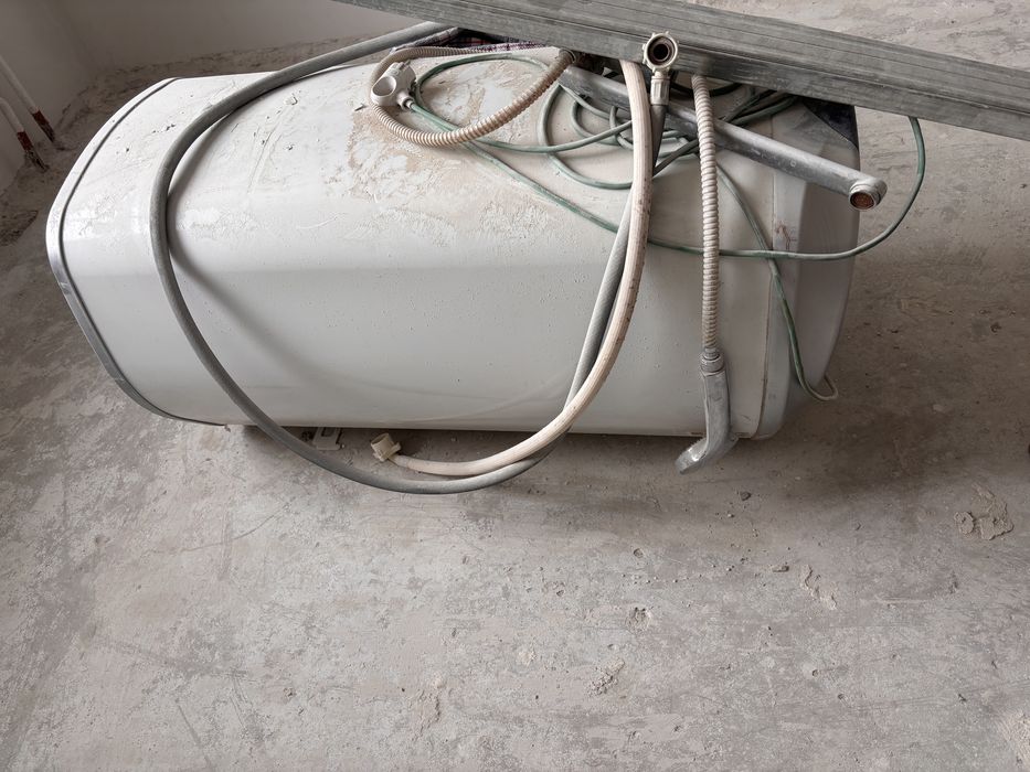 Продам аристон и стиральную машину