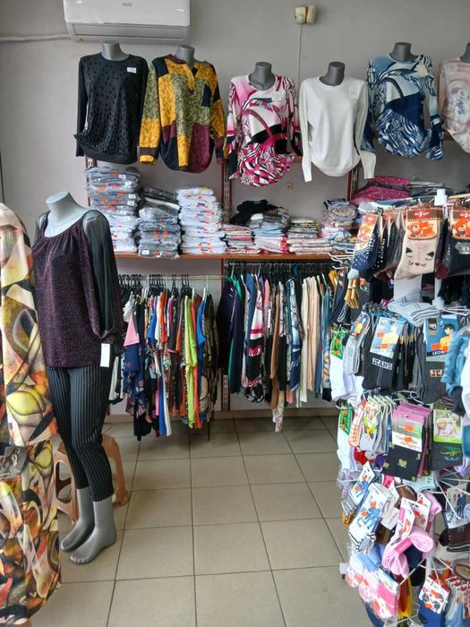 Стока за 18000 с оборудване за магазин