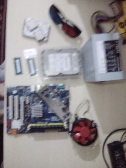 Комплектуюшие  для Пк и Ноутбука и кейс для компютера