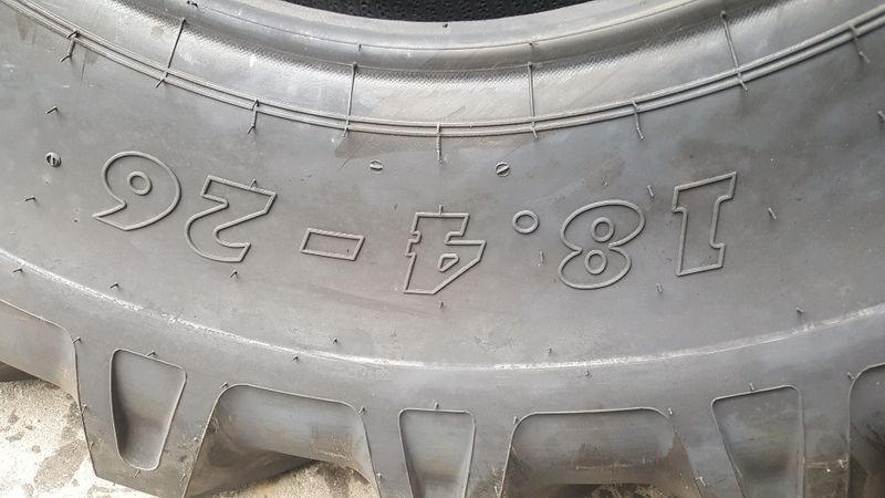 cauciucuri noi 18.4-26 pentru tafuri sau combine agricole OXYW