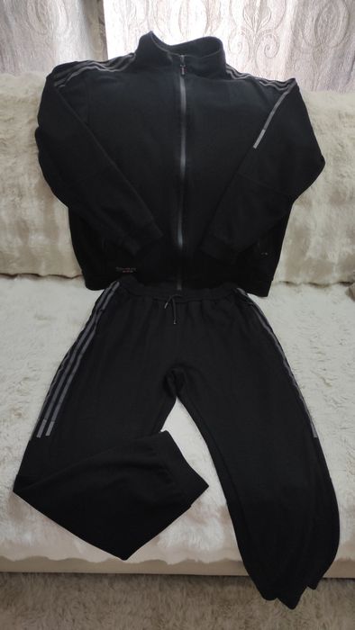 Костюм спортивный