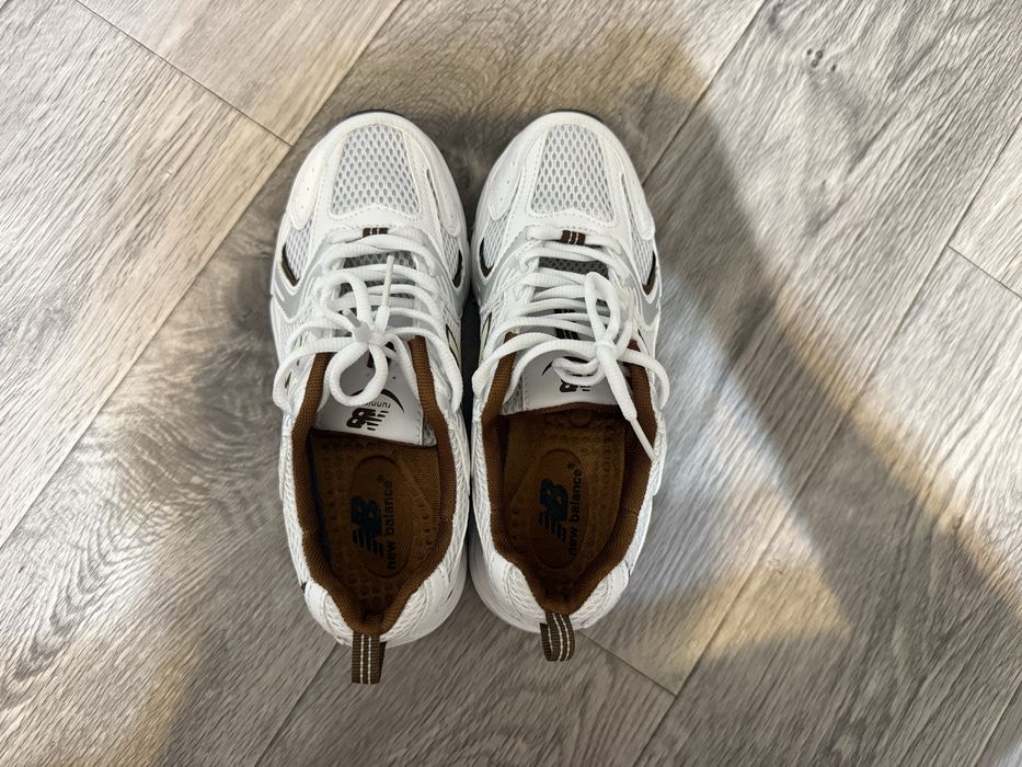 Продам новые кроссовки под new balance