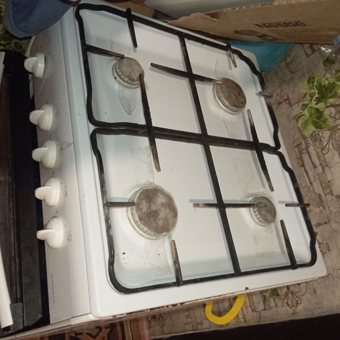 Продаю газ плиту