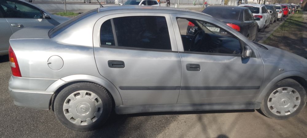 Vând opel Astra g,14 benzina și gaz