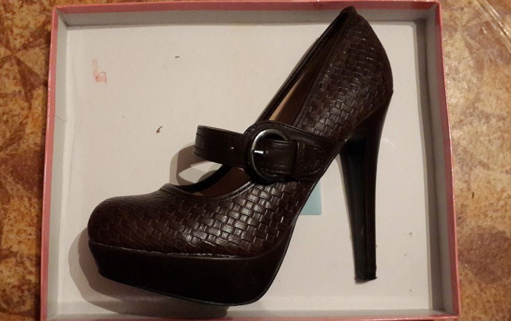 Красивые туфли на платформе