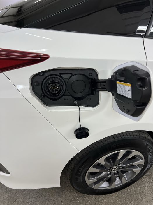 Toyota Prius Plug-in Hibrid Executive 1,8 benzină Pret afisat TVAIncus