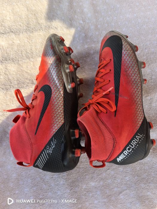 Детски бутонки nike 35 размер стелка 22см