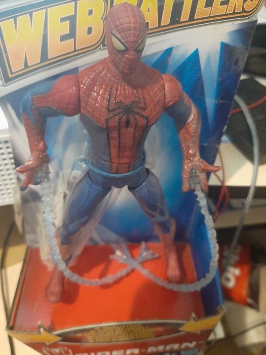 Vând figurine originale noi si vechi