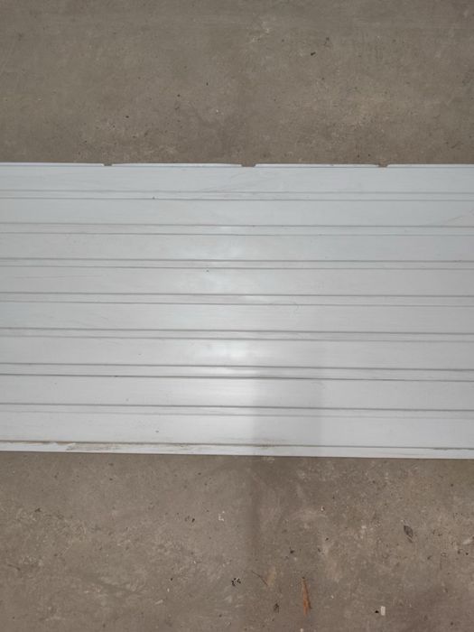 Пластик ок свет каттигидан 8 минг сумдан 1 М2 нархи срочно сотилади