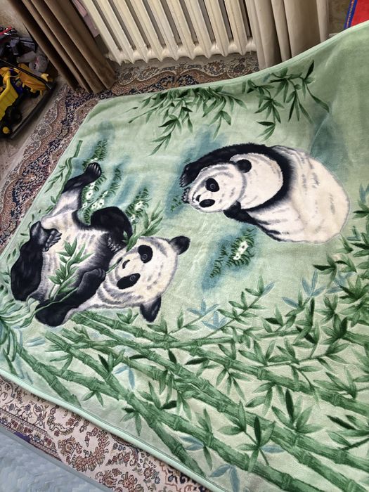 Подушки, постельное белье, полотенце, плед, покрывало