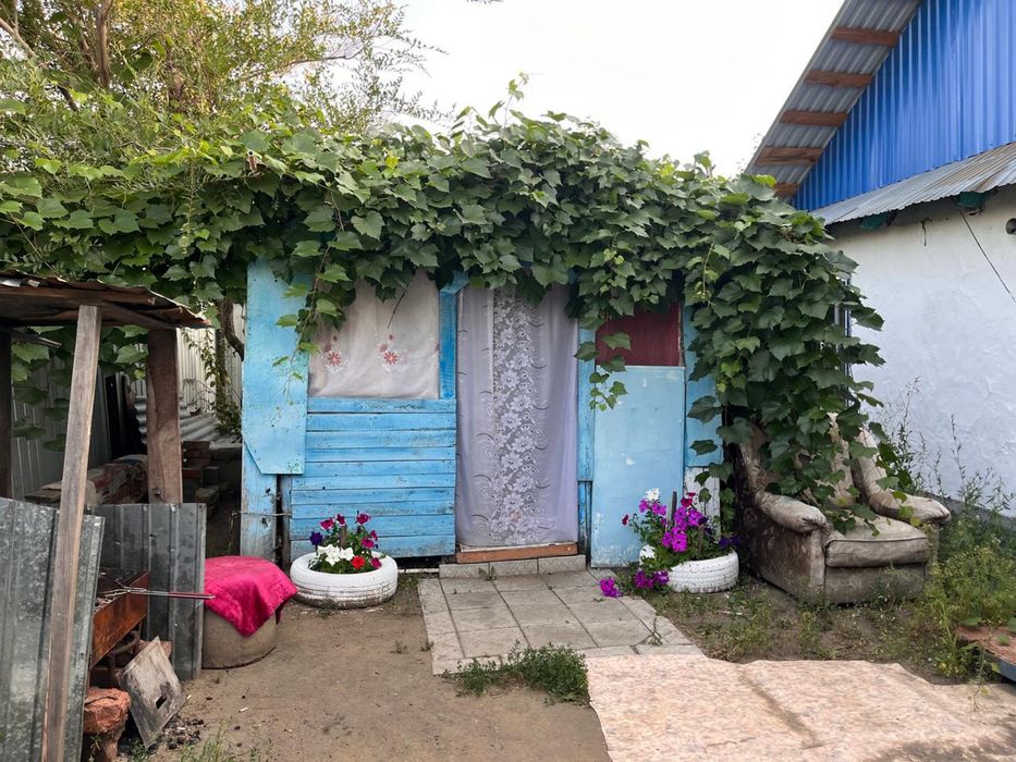 Продается благоустроенный двух-квартирный дом