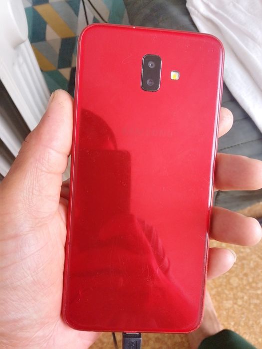 Продам Самсунг j6+