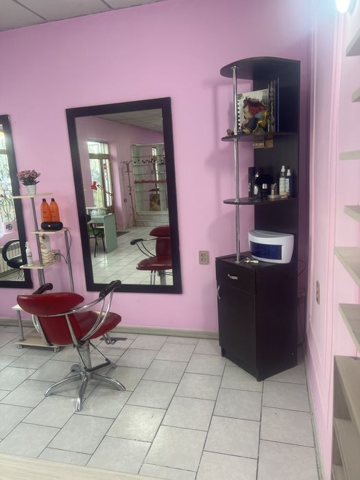 Сдаются рабочие места в салоне красоты