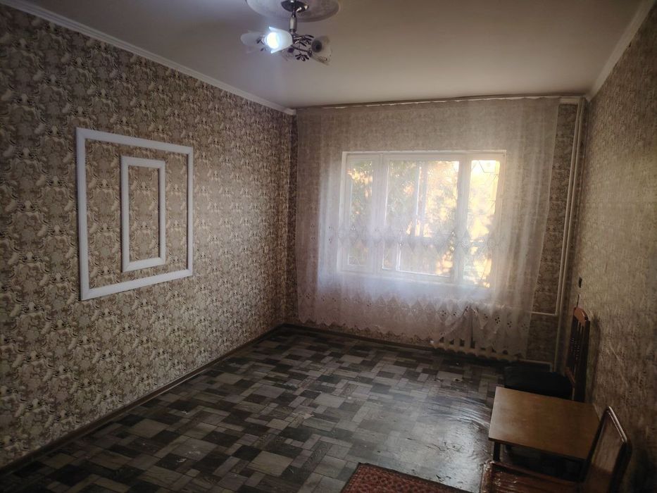 Продаётся 2 комнатная квартира Бывшее общежитие Яшнабадский Район