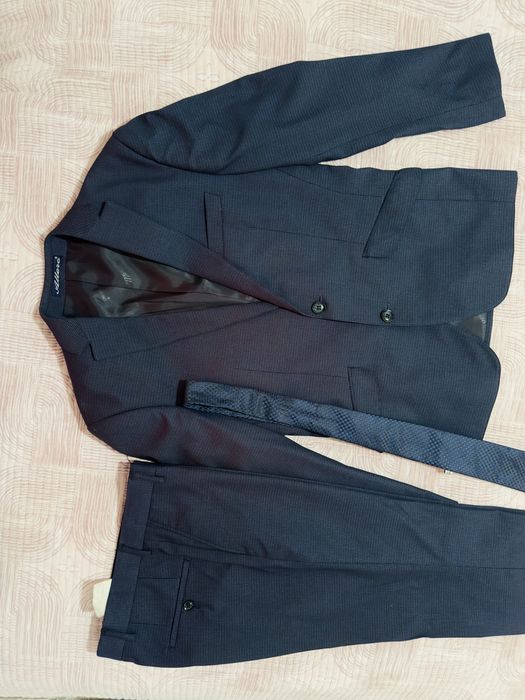 Продаю кастюм 20 тысяч