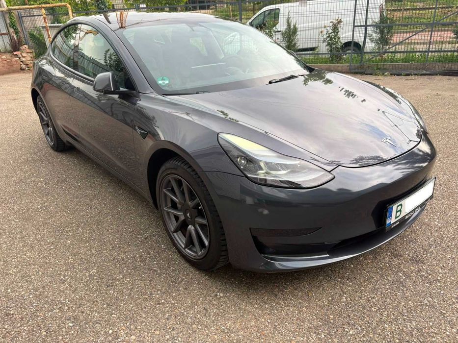 Tesla Model 3 SR LFP, POMPA CALDURA, Inmatriculata, fara schimburi