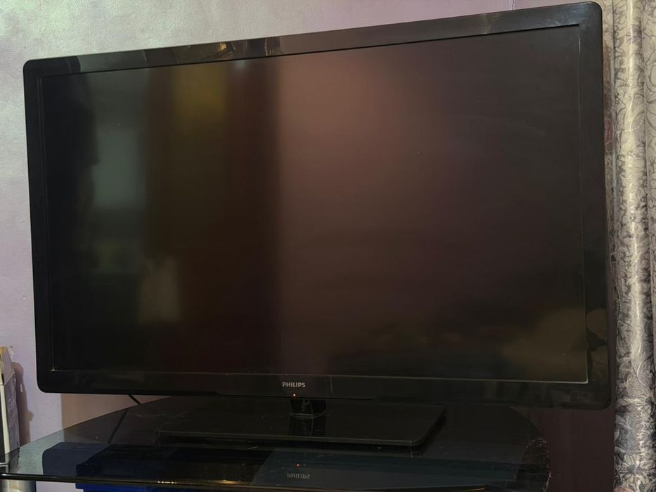 Продам  телевизор Philips диагональ 102 см