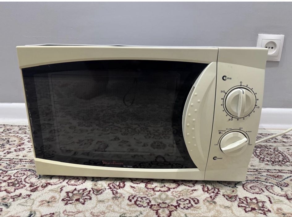 Микроволновка в хорошем состоянии