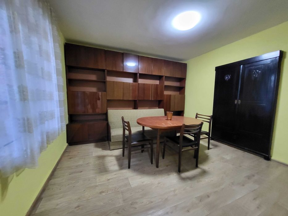 Продава къща в гр.Пещера